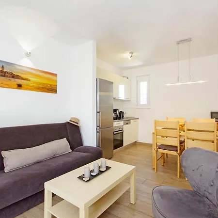 Laura Appartement Privlaka (Zadar)