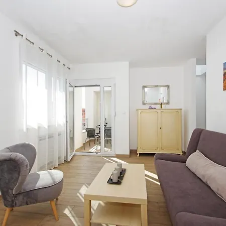 Laura Apartment