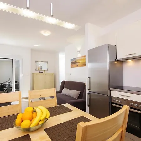 Laura Apartment