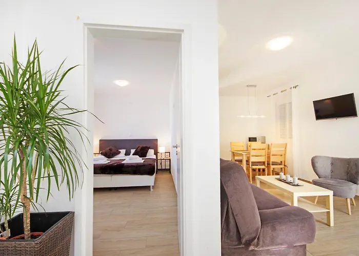 Laura * Привлака