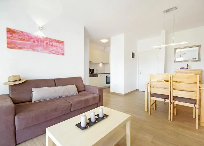 Laura * Привлака