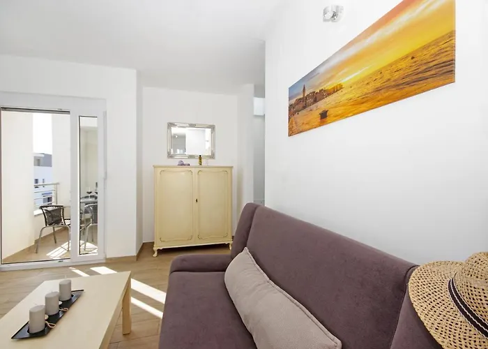 Laura Привлака