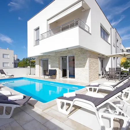 Laura Apartamento Privlaka (Zadar)