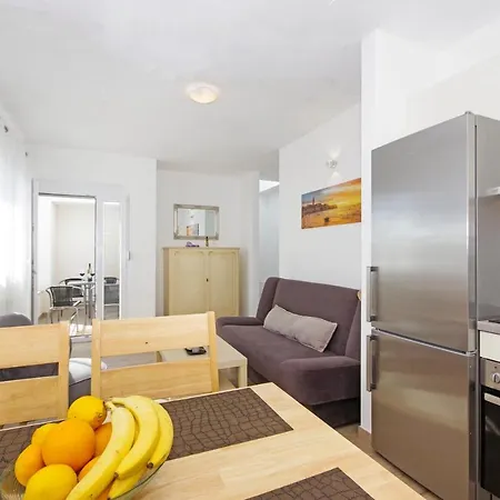 Laura * Privlaka (Zadar)