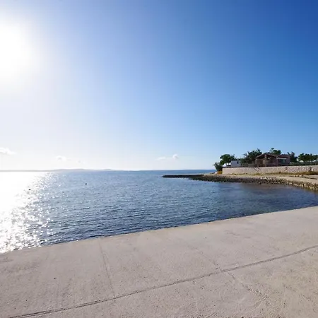 Laura * Privlaka (Zadar)