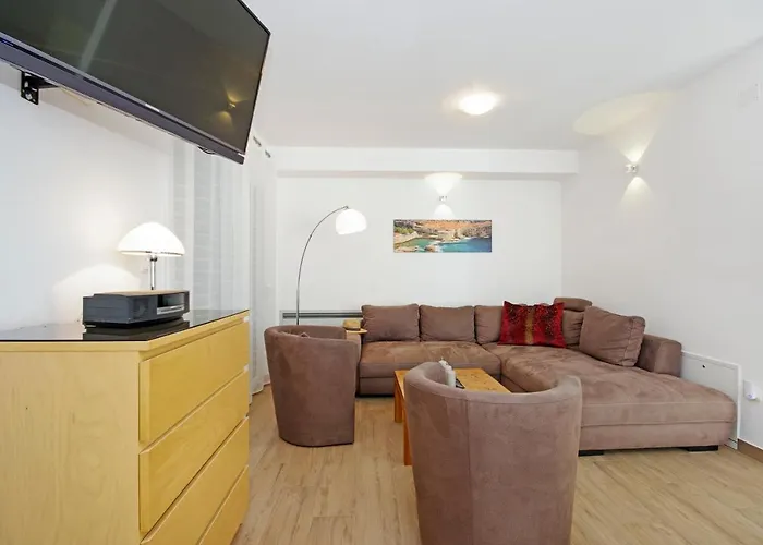 Laura Apartament *