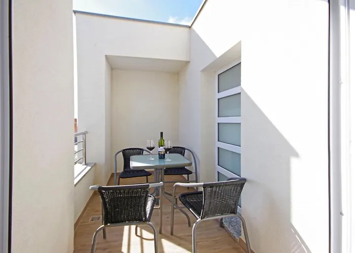 Laura Apartament *
