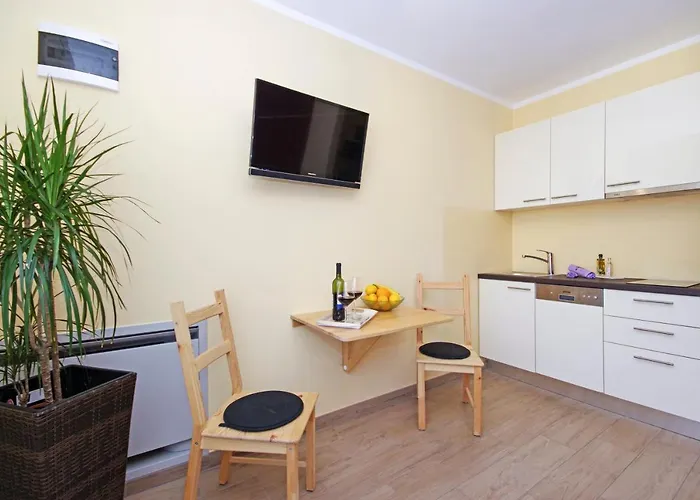 Laura Apartament *